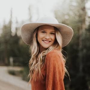 Meet your Posher, Kasey